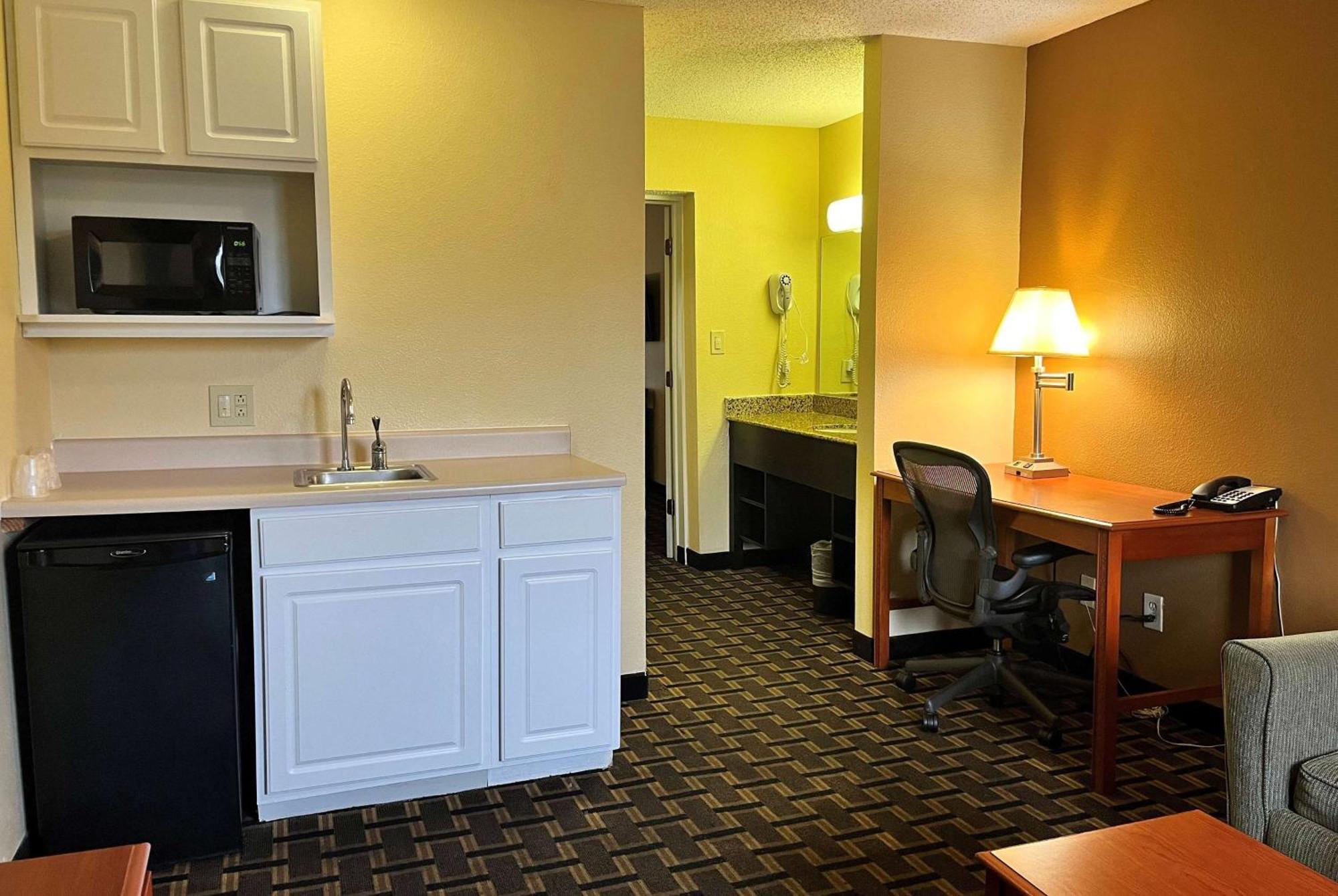 Готель Super 8 By Wyndham Indianapolis/Ne/Castleton Area Екстер'єр фото