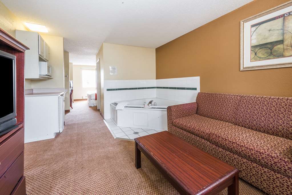 Готель Super 8 By Wyndham Indianapolis/Ne/Castleton Area Номер фото