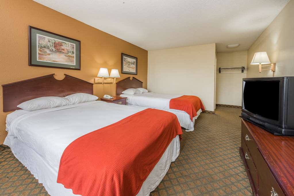 Готель Super 8 By Wyndham Indianapolis/Ne/Castleton Area Номер фото