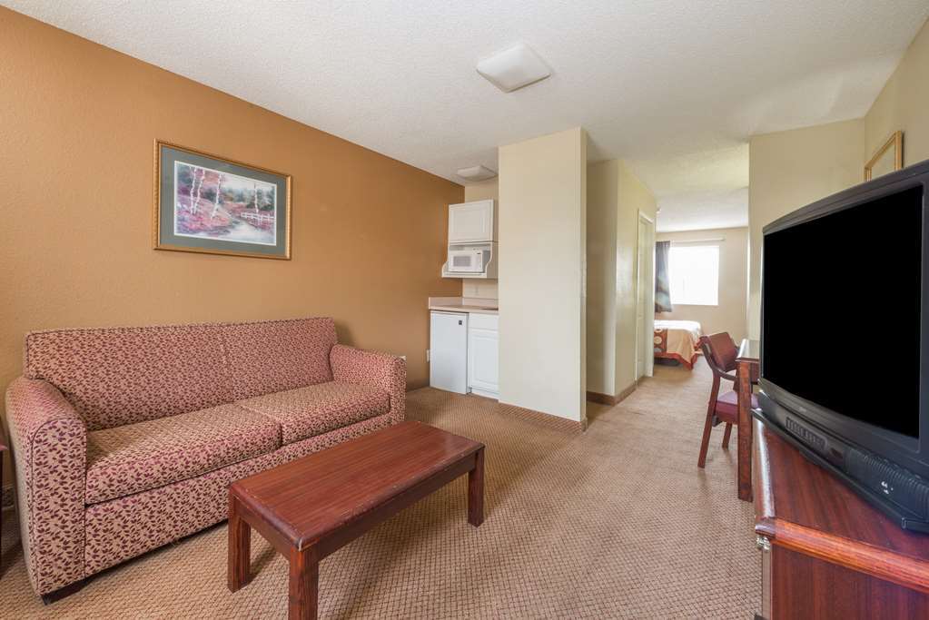 Готель Super 8 By Wyndham Indianapolis/Ne/Castleton Area Номер фото