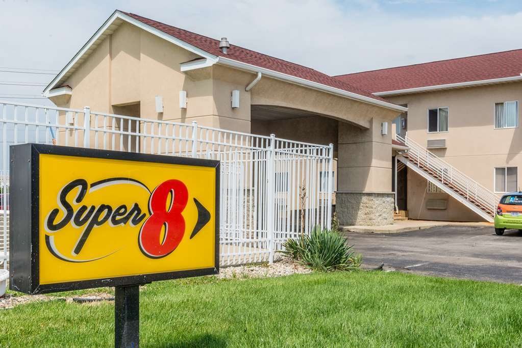 Готель Super 8 By Wyndham Indianapolis/Ne/Castleton Area Екстер'єр фото