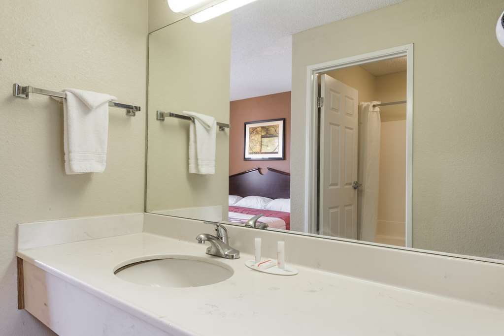 Готель Super 8 By Wyndham Indianapolis/Ne/Castleton Area Номер фото